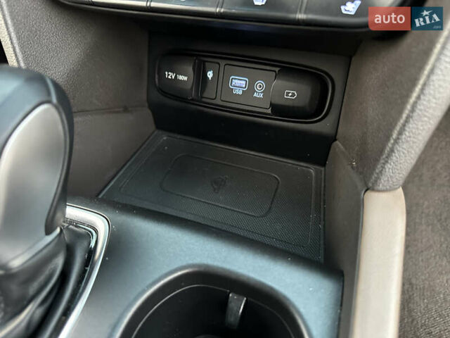 Серый Хендай Санта Фе, объемом двигателя 2.2 л и пробегом 131 тыс. км за 29200 $, фото 79 на Automoto.ua