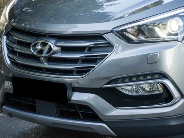 Сірий Хендай Санта Фе, об'ємом двигуна 2 л та пробігом 104 тис. км за 14000 $, фото 17 на Automoto.ua