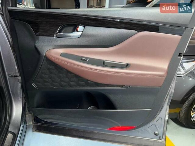 Сірий Хендай Санта Фе, об'ємом двигуна 2 л та пробігом 125 тис. км за 35000 $, фото 6 на Automoto.ua