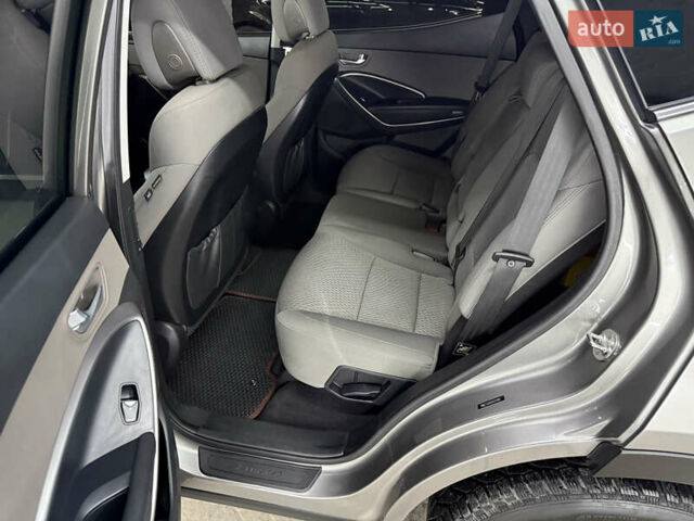 Хендай Санта Фе 2018 в Кременце на Automoto.ua Серый Хендай Санта Фе, объемом двигателя 2.4 л и пробегом 67 тыс. км за 19000 $, фото 27 на Automoto.ua