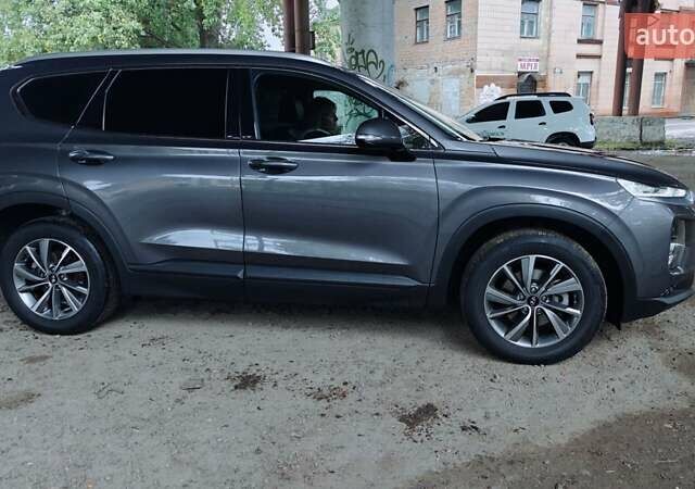 Хендай Санта Фе 2018 в Черкассах на Automoto.ua Серый Хендай Санта Фе, объемом двигателя 2 л и пробегом 134 тыс. км за 25500 $, фото 7 на Automoto.ua