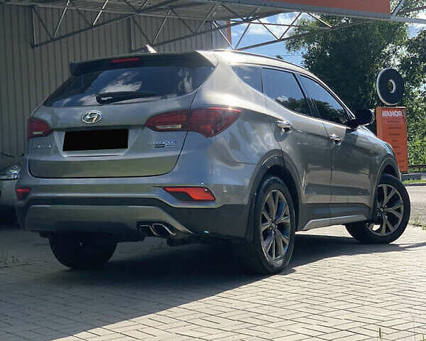 Серый Хендай Санта Фе, объемом двигателя 2 л и пробегом 126 тыс. км за 16900 $, фото 7 на Automoto.ua