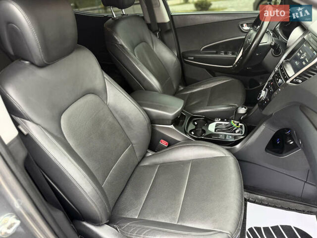 Сірий Хендай Санта Фе, об'ємом двигуна 2.2 л та пробігом 169 тис. км за 19399 $, фото 51 на Automoto.ua