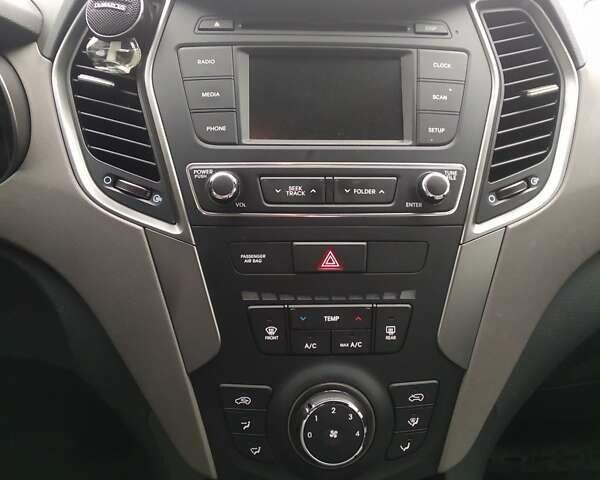 Серый Хендай Санта Фе, объемом двигателя 2.36 л и пробегом 182 тыс. км за 16500 $, фото 11 на Automoto.ua