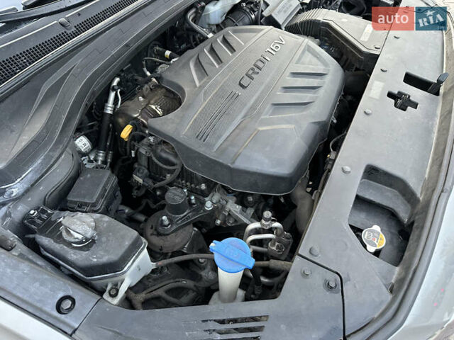 Серый Хендай Санта Фе, объемом двигателя 2.2 л и пробегом 131 тыс. км за 29200 $, фото 109 на Automoto.ua