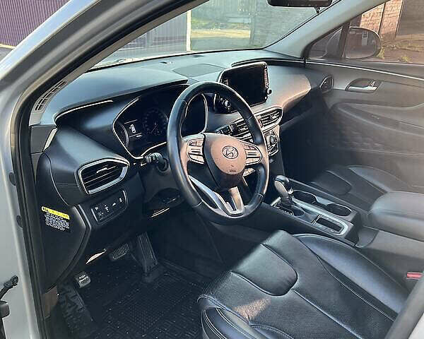 Серый Хендай Санта Фе, объемом двигателя 2 л и пробегом 147 тыс. км за 24500 $, фото 8 на Automoto.ua