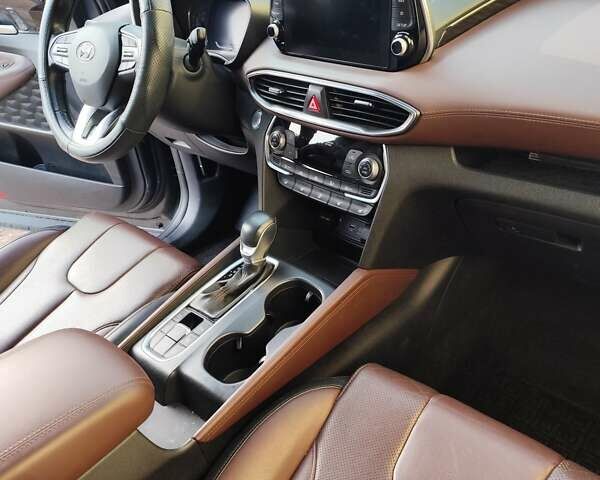 Сірий Хендай Санта Фе, об'ємом двигуна 2.2 л та пробігом 80 тис. км за 40000 $, фото 32 на Automoto.ua