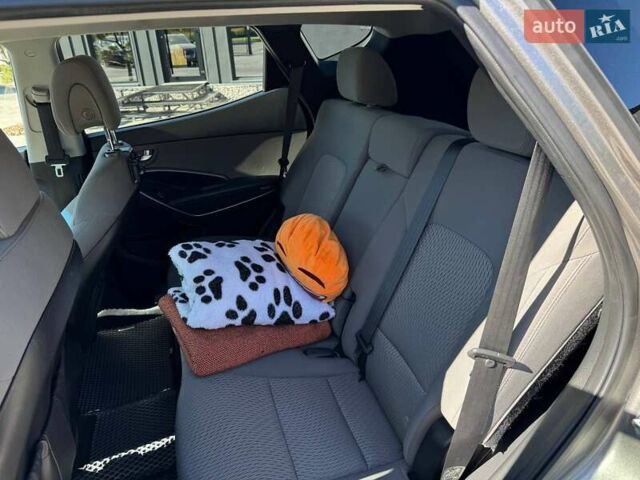 Сірий Хендай Санта Фе, об'ємом двигуна 2.36 л та пробігом 112 тис. км за 15500 $, фото 28 на Automoto.ua