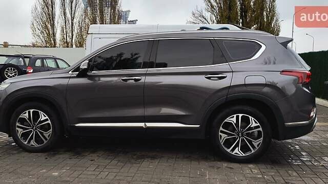 Серый Хендай Санта Фе, объемом двигателя 2 л и пробегом 113 тыс. км за 26400 $, фото 3 на Automoto.ua