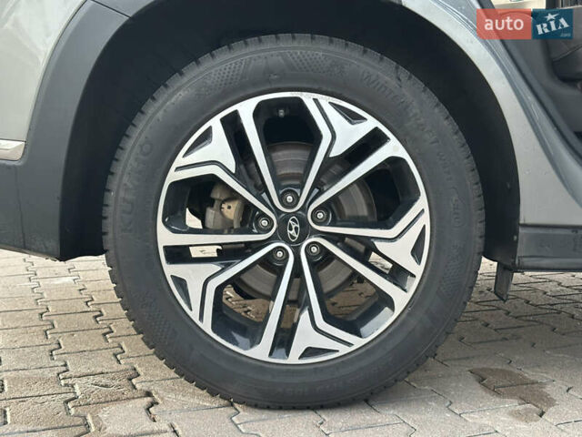 Серый Хендай Санта Фе, объемом двигателя 2.2 л и пробегом 131 тыс. км за 29200 $, фото 106 на Automoto.ua