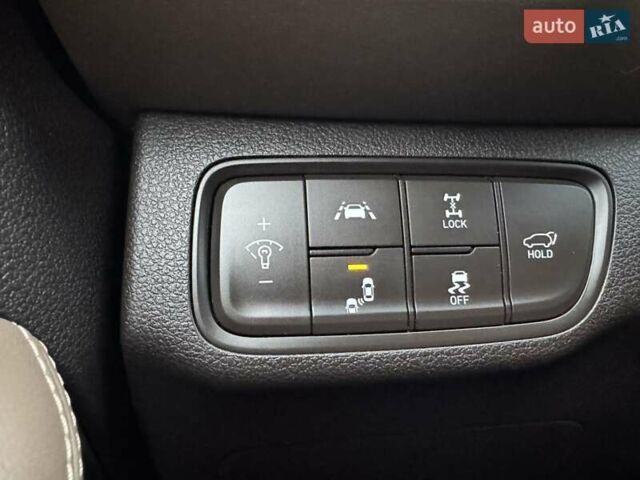 Серый Хендай Санта Фе, объемом двигателя 2.2 л и пробегом 158 тыс. км за 29700 $, фото 5 на Automoto.ua