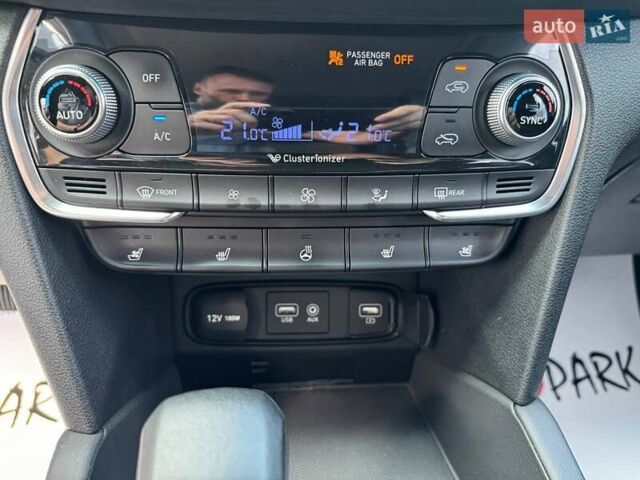 Сірий Хендай Санта Фе, об'ємом двигуна 2 л та пробігом 75 тис. км за 24900 $, фото 15 на Automoto.ua