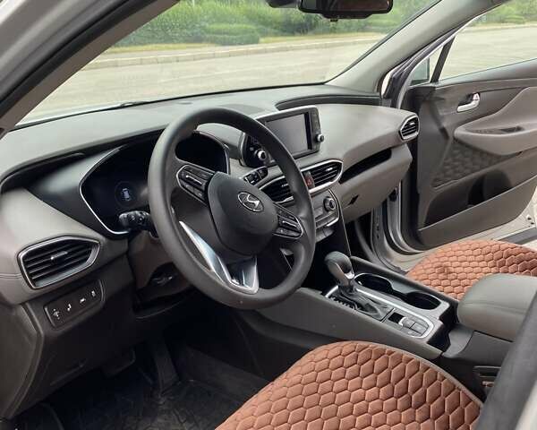 Серый Хендай Санта Фе, объемом двигателя 2.36 л и пробегом 69 тыс. км за 23500 $, фото 8 на Automoto.ua