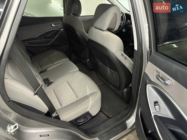 Хендай Санта Фе 2018 в Кременце на Automoto.ua Серый Хендай Санта Фе, объемом двигателя 2.4 л и пробегом 67 тыс. км за 19000 $, фото 24 на Automoto.ua