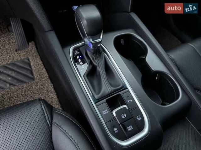 Серый Хендай Санта Фе, объемом двигателя 2 л и пробегом 95 тыс. км за 25500 $, фото 23 на Automoto.ua