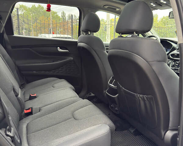 Серый Хендай Санта Фе, объемом двигателя 2 л и пробегом 103 тыс. км за 26000 $, фото 13 на Automoto.ua