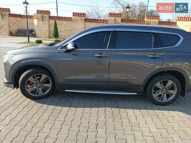 Серый Хендай Санта Фе, объемом двигателя 2 л и пробегом 151 тыс. км за 25100 $, фото 6 на Automoto.ua