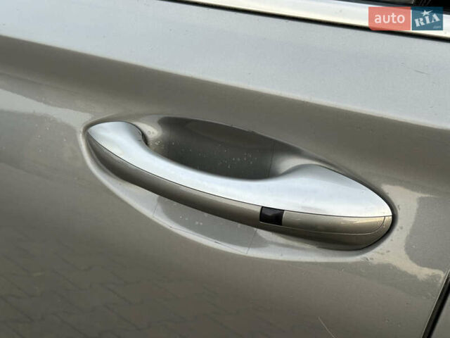 Серый Хендай Санта Фе, объемом двигателя 2.2 л и пробегом 131 тыс. км за 29200 $, фото 25 на Automoto.ua