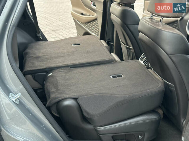 Серый Хендай Санта Фе, объемом двигателя 2.2 л и пробегом 131 тыс. км за 29200 $, фото 96 на Automoto.ua