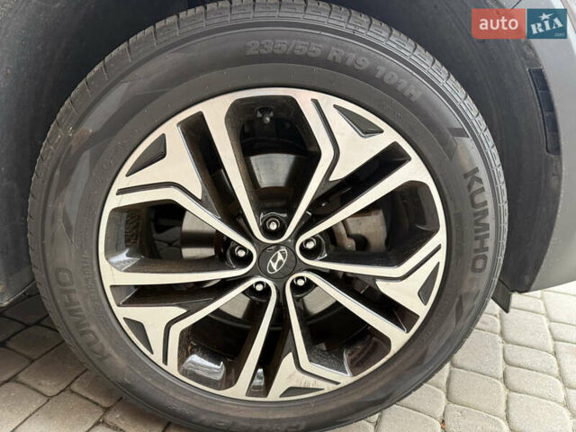 Серый Хендай Санта Фе, объемом двигателя 2.2 л и пробегом 85 тыс. км за 26500 $, фото 5 на Automoto.ua