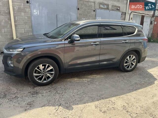 Серый Хендай Санта Фе, объемом двигателя 2.2 л и пробегом 75 тыс. км за 31050 $, фото 5 на Automoto.ua