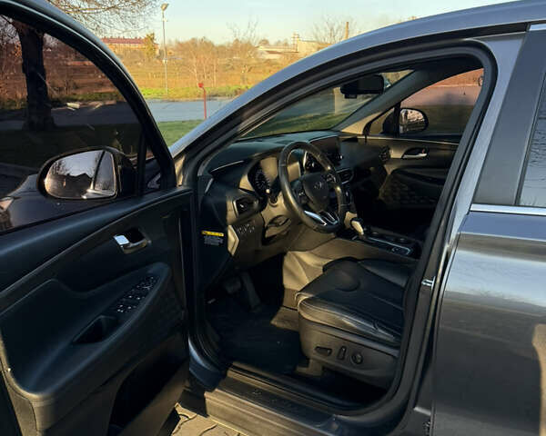 Серый Хендай Санта Фе, объемом двигателя 2.2 л и пробегом 106 тыс. км за 24900 $, фото 11 на Automoto.ua