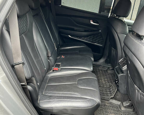 Серый Хендай Санта Фе, объемом двигателя 2.2 л и пробегом 95 тыс. км за 25999 $, фото 27 на Automoto.ua