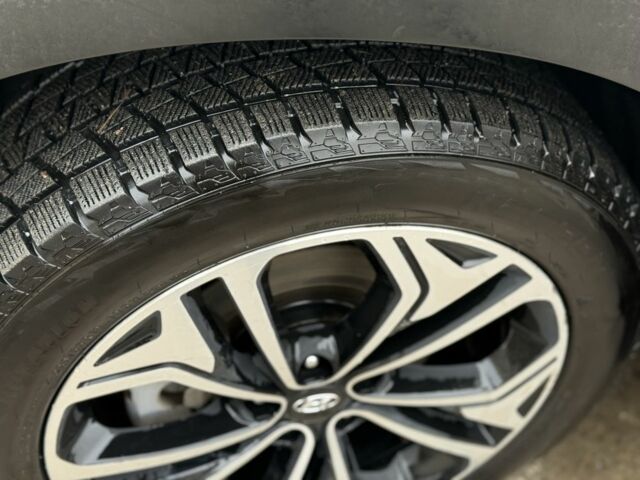 Серый Хендай Санта Фе, объемом двигателя 2 л и пробегом 146 тыс. км за 24000 $, фото 10 на Automoto.ua