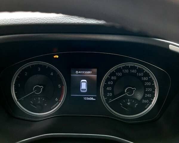 Сірий Хендай Санта Фе, об'ємом двигуна 2 л та пробігом 104 тис. км за 29300 $, фото 5 на Automoto.ua