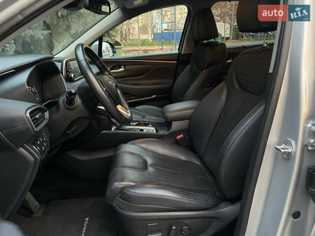 Серый Хендай Санта Фе, объемом двигателя 2.36 л и пробегом 21 тыс. км за 23900 $, фото 16 на Automoto.ua
