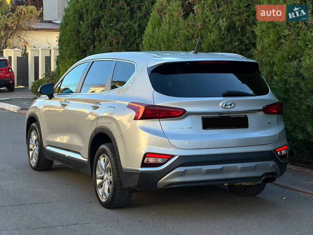 Серый Хендай Санта Фе, объемом двигателя 2.36 л и пробегом 126 тыс. км за 16900 $, фото 6 на Automoto.ua