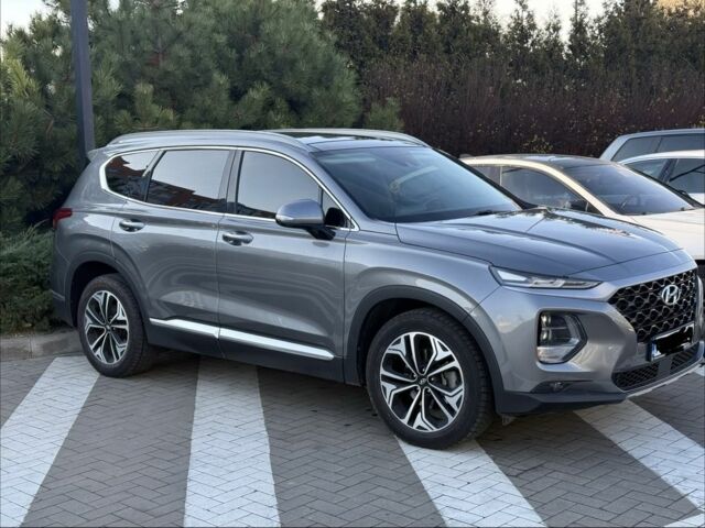 Серый Хендай Санта Фе, объемом двигателя 2 л и пробегом 146 тыс. км за 24000 $, фото 5 на Automoto.ua