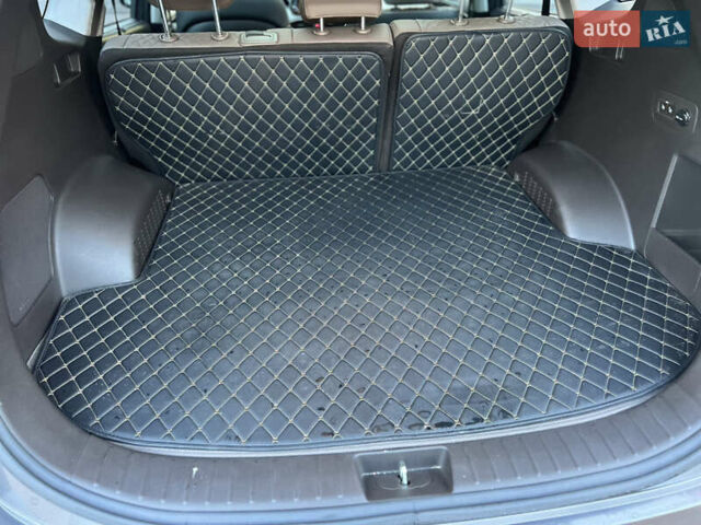 Сірий Хендай Санта Фе, об'ємом двигуна 2.2 л та пробігом 125 тис. км за 33500 $, фото 31 на Automoto.ua