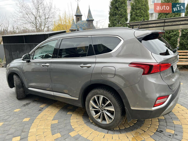 Серый Хендай Санта Фе, объемом двигателя 2.2 л и пробегом 95 тыс. км за 25999 $, фото 9 на Automoto.ua