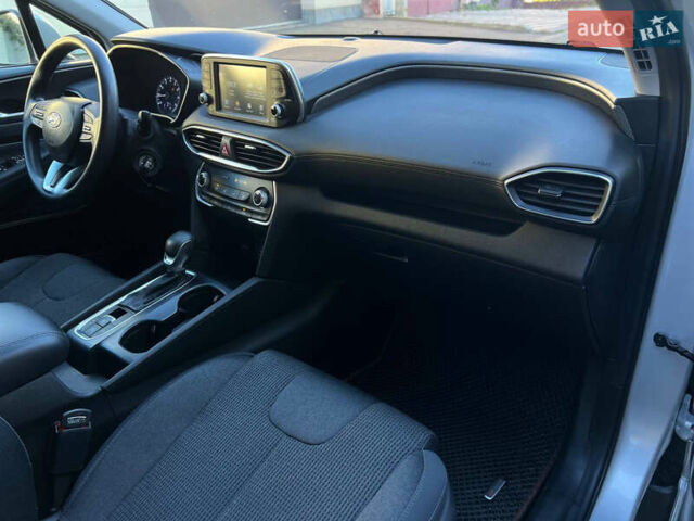 Серый Хендай Санта Фе, объемом двигателя 2.36 л и пробегом 126 тыс. км за 16900 $, фото 25 на Automoto.ua