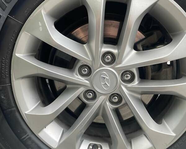 Серый Хендай Санта Фе, объемом двигателя 2.36 л и пробегом 99 тыс. км за 19800 $, фото 21 на Automoto.ua