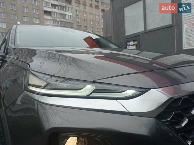 Серый Хендай Санта Фе, объемом двигателя 2 л и пробегом 130 тыс. км за 26700 $, фото 4 на Automoto.ua