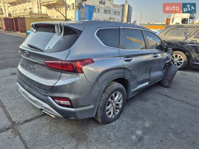 Серый Хендай Санта Фе, объемом двигателя 2.36 л и пробегом 260 тыс. км за 5500 $, фото 16 на Automoto.ua