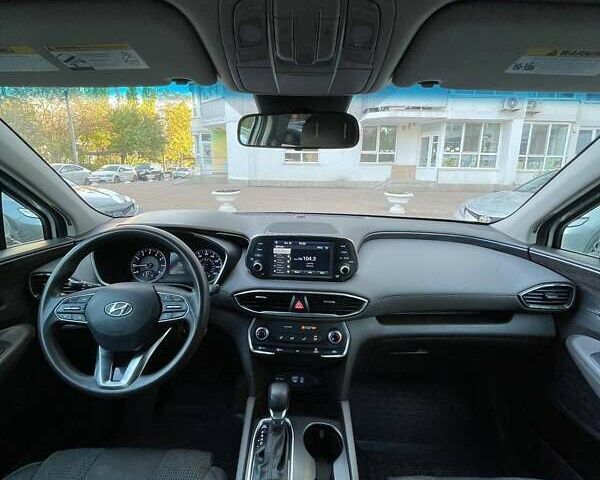 Серый Хендай Санта Фе, объемом двигателя 2.36 л и пробегом 205 тыс. км за 17500 $, фото 7 на Automoto.ua