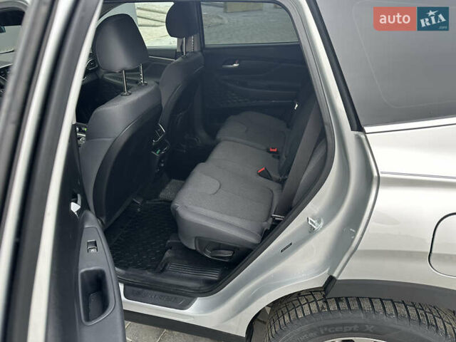 Серый Хендай Санта Фе, объемом двигателя 2.4 л и пробегом 98 тыс. км за 24000 $, фото 25 на Automoto.ua