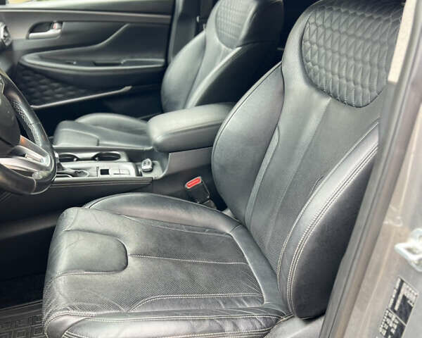 Серый Хендай Санта Фе, объемом двигателя 2.2 л и пробегом 95 тыс. км за 25999 $, фото 48 на Automoto.ua