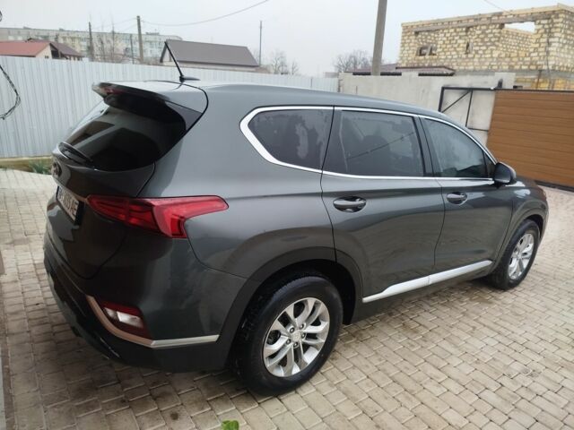 Серый Хендай Санта Фе, объемом двигателя 2.4 л и пробегом 50 тыс. км за 18500 $, фото 2 на Automoto.ua