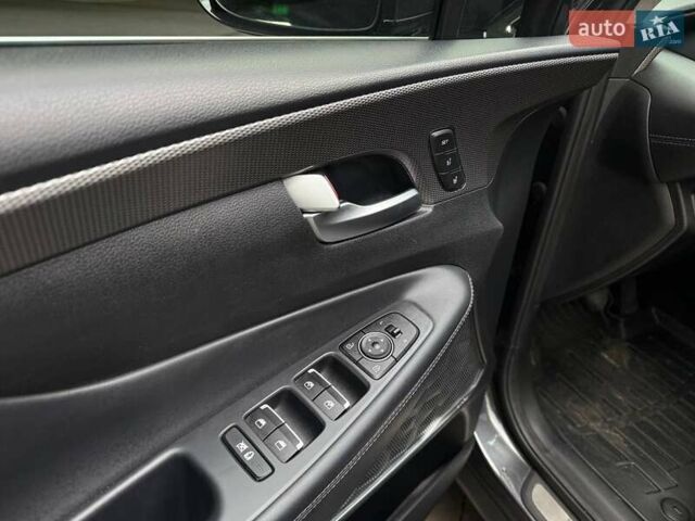 Серый Хендай Санта Фе, объемом двигателя 2.36 л и пробегом 111 тыс. км за 26990 $, фото 9 на Automoto.ua