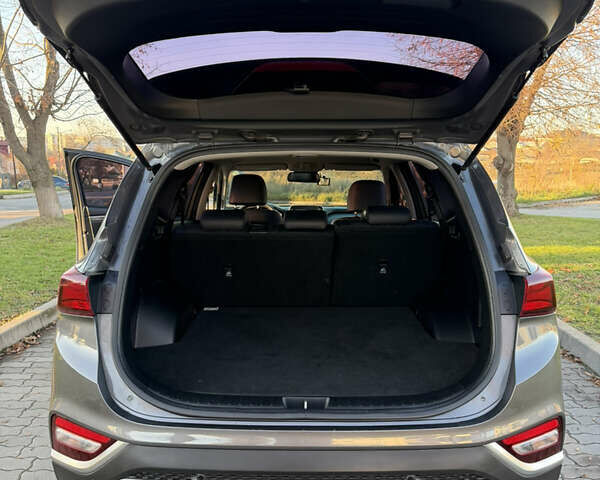 Серый Хендай Санта Фе, объемом двигателя 2.2 л и пробегом 106 тыс. км за 24900 $, фото 9 на Automoto.ua