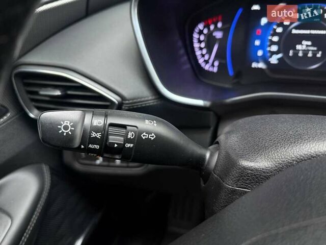 Серый Хендай Санта Фе, объемом двигателя 2.36 л и пробегом 111 тыс. км за 26990 $, фото 16 на Automoto.ua