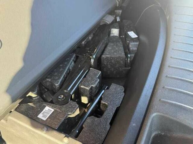 Серый Хендай Санта Фе, объемом двигателя 2.2 л и пробегом 91 тыс. км за 22000 $, фото 11 на Automoto.ua