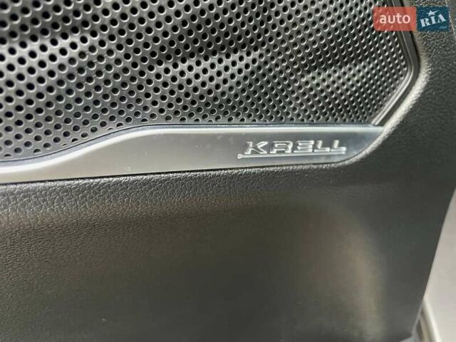Серый Хендай Санта Фе, объемом двигателя 2 л и пробегом 141 тыс. км за 30500 $, фото 11 на Automoto.ua
