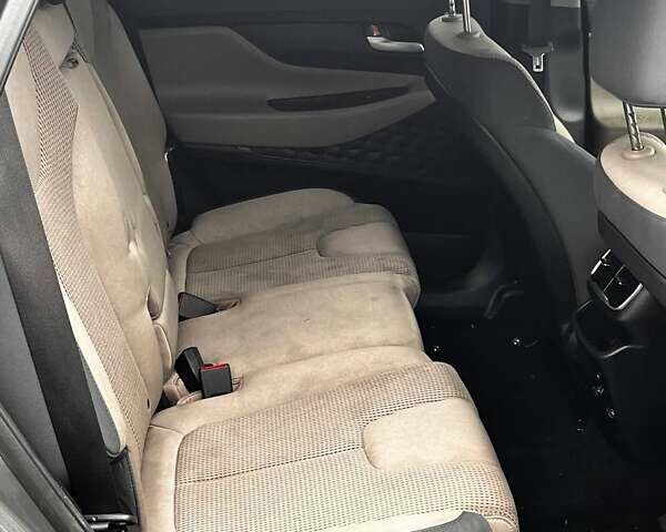 Серый Хендай Санта Фе, объемом двигателя 2.4 л и пробегом 164 тыс. км за 15200 $, фото 21 на Automoto.ua