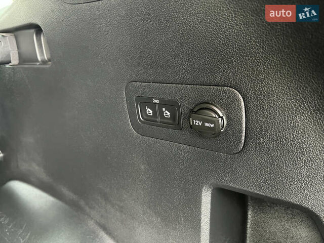 Серый Хендай Санта Фе, объемом двигателя 2.2 л и пробегом 95 тыс. км за 25999 $, фото 30 на Automoto.ua