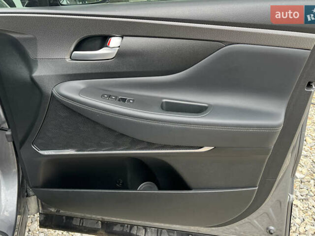 Сірий Хендай Санта Фе, об'ємом двигуна 2 л та пробігом 138 тис. км за 26500 $, фото 24 на Automoto.ua